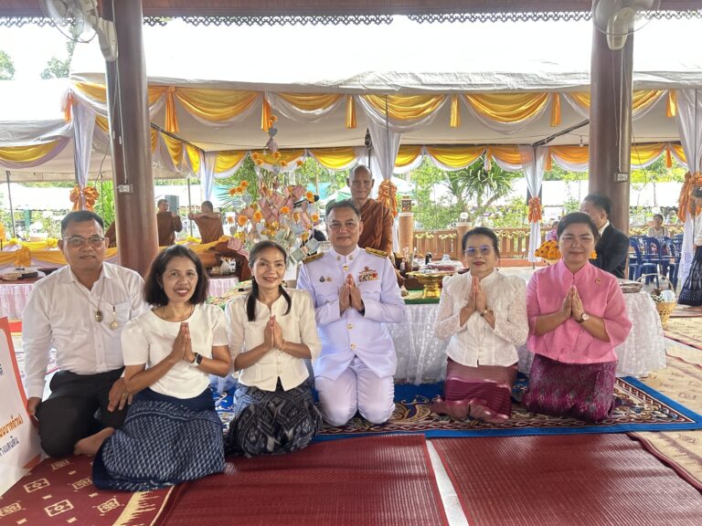 ทอดกฐินสามัคคี ถวายแด่ หลวงพ่อทองปาน จารุวัณโณ ณ วัดป่าภูตะคาม ตำบลท่าศิลา อำเภอส่องดาว จังหวัดสกลนคร