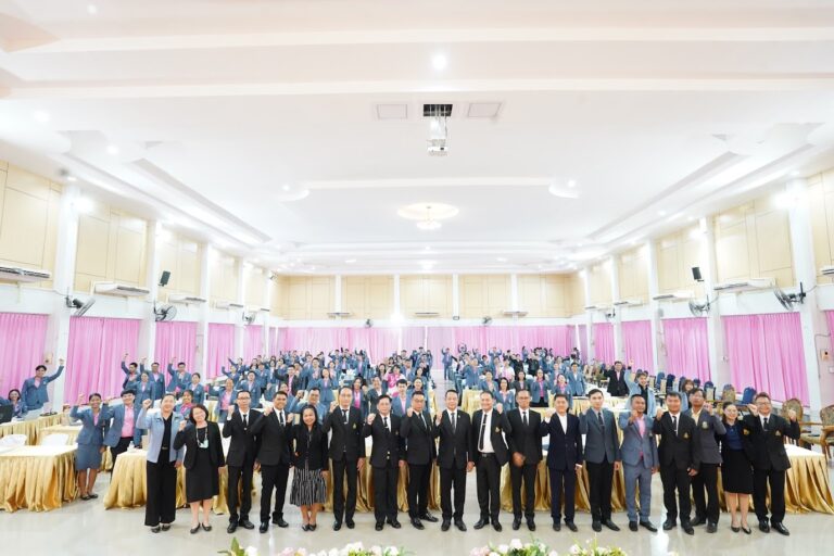 การบรรยายหัวข้อพิเศษ เรื่อง “นโยบายและทิศทางการจัดการศึกษา” และอบรมเชิงปฏิบัติการ การจัดทำแผนพัฒนาคุณภาพการศึกษา และแผนปฏิบัติการประจำปีของสถานศึกษา