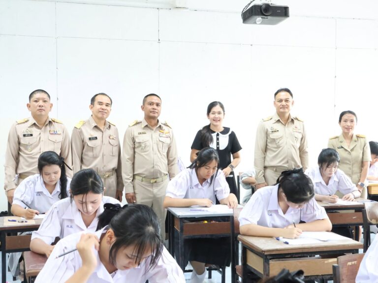 คณะผู้บริหารตรวจเยี่ยมให้กำลังใจการสอบกลางภาคเรียนที่ 1 นักเรียนระดับชั้นมัธยมศึกษาปีที่ 4-6 ปีการศึกษา 2569